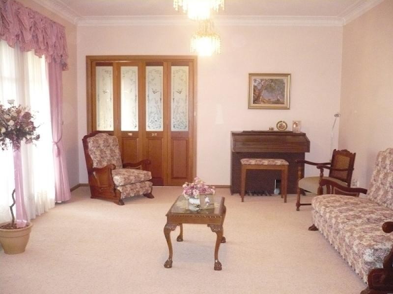 45 Bathurst St, Forbes NSW 2871