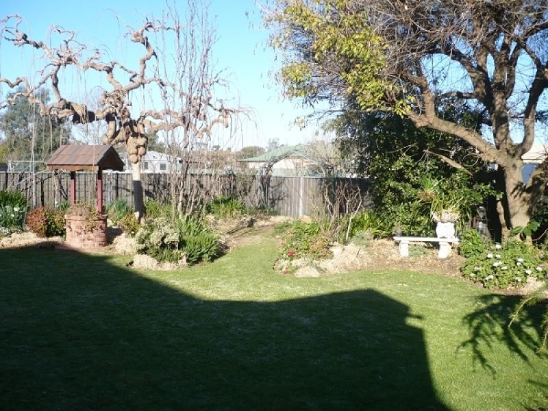 45 Bathurst St, Forbes NSW 2871