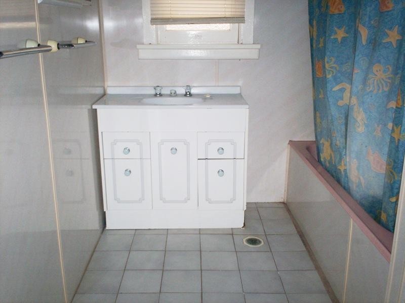 84 Farnell St, Forbes NSW 2871