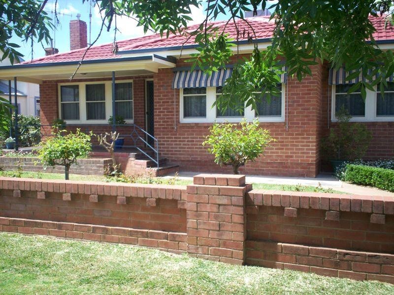 21 Battye St, Forbes NSW 2871