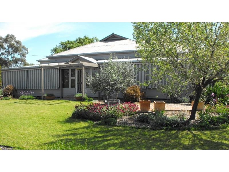 9 Charles Street, Coonamble NSW 2829