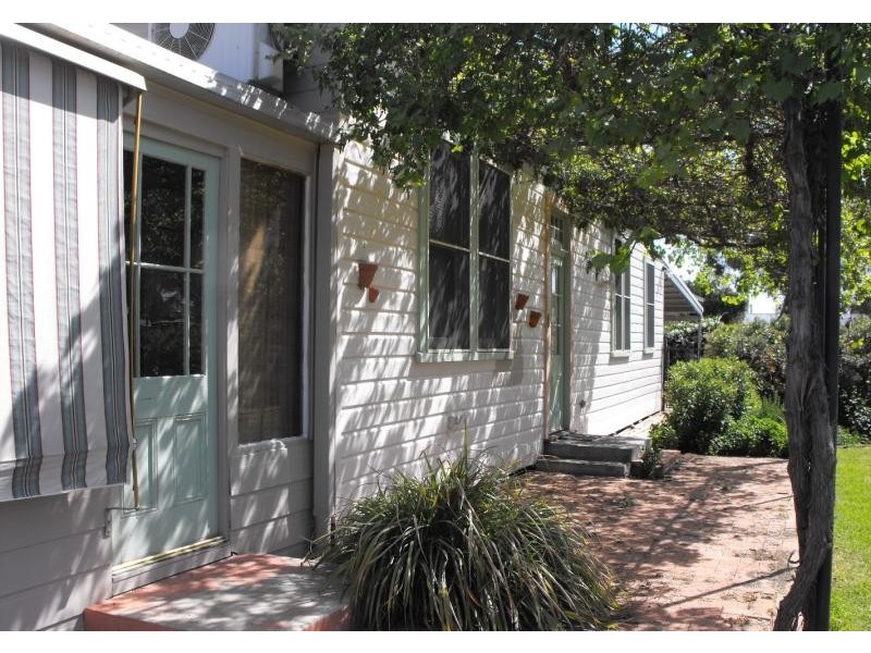 9 Charles Street, Coonamble NSW 2829