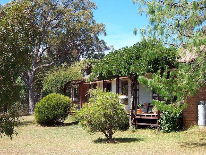52 BUDUMBA ROAD, Armidale NSW 2350