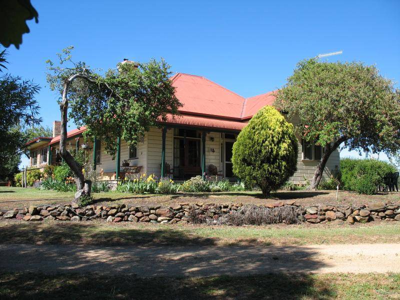 241 ENMORE ROAD, Armidale NSW 2350