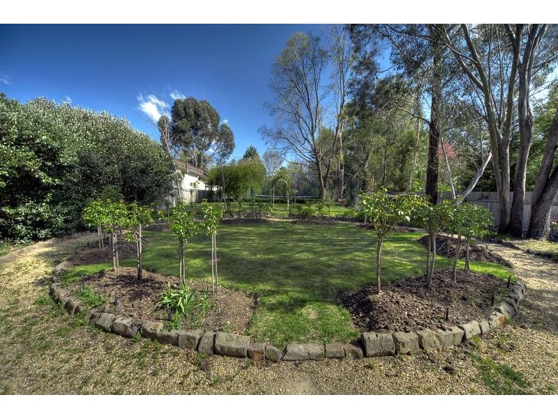 80 BARNEY STREET, Armidale NSW 2350