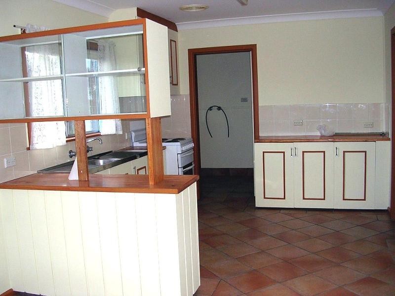 13 Russell Street, Young NSW 2594