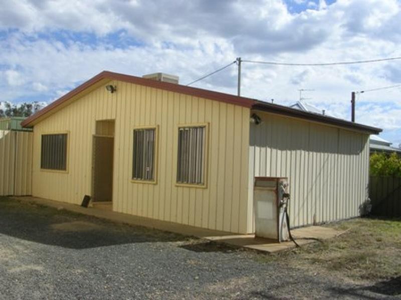 10 Telegraph Road Young, Young NSW 2594