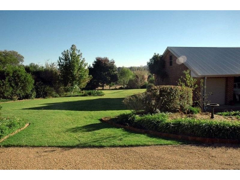 4+ bedrooms on 0.8 Ha, Cowra NSW 2794