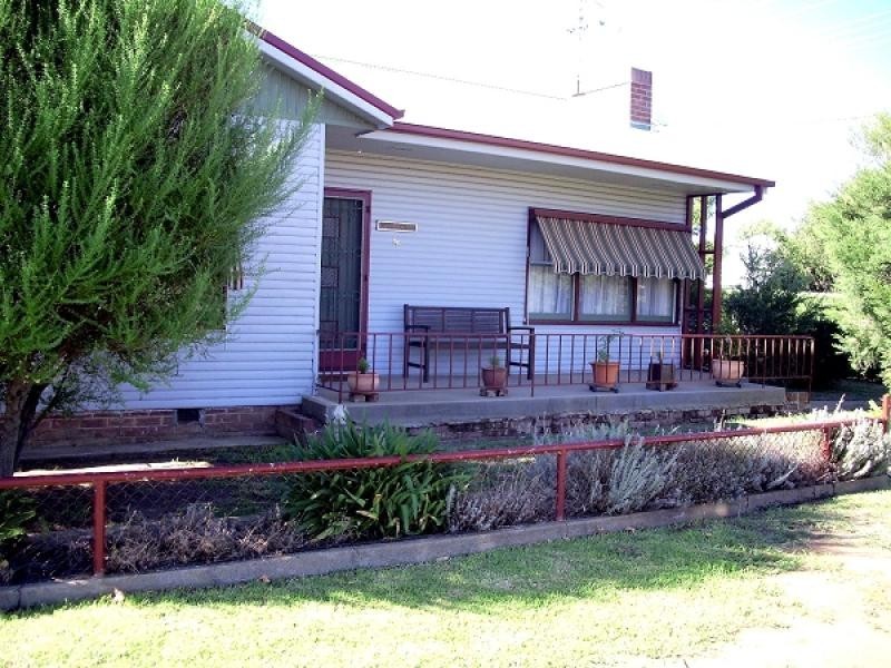 85 Temora Street, Cootamundra NSW 2590