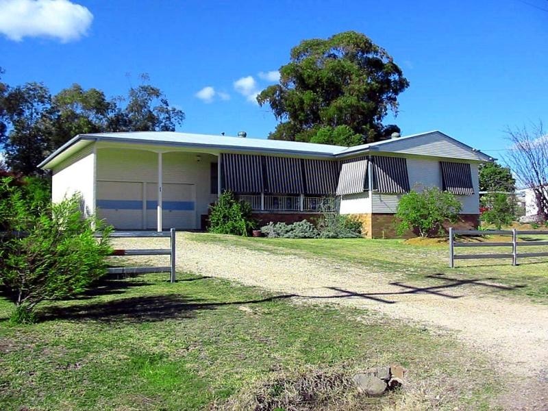 48 Learmonth Street, Willow Tree NSW 2339