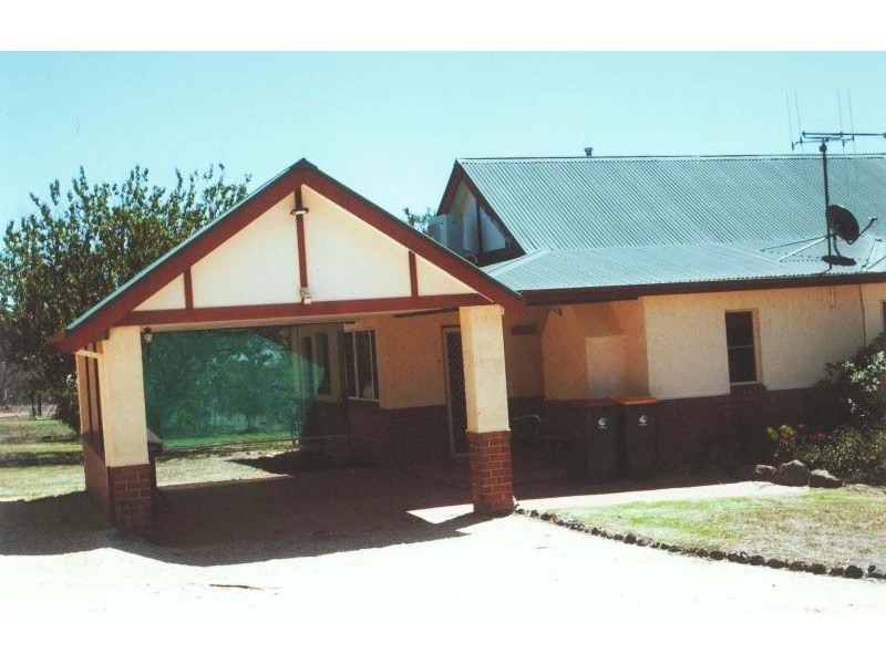 16 Orange Road, Manildra NSW 2865