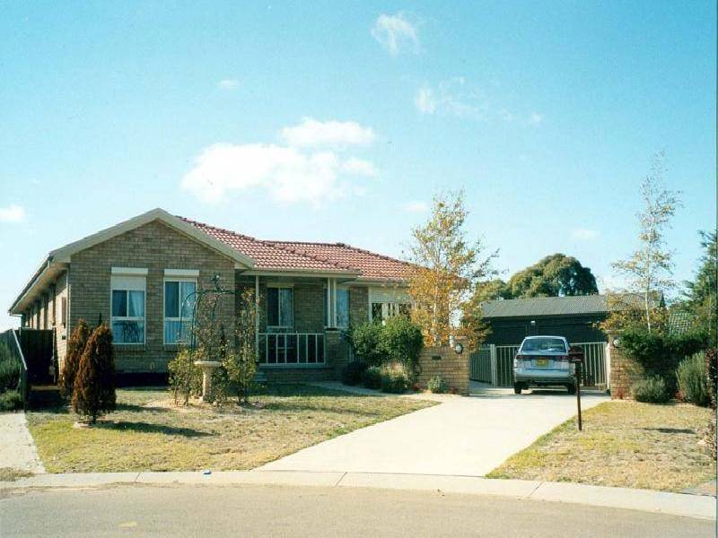 15 SAMUEL PLACE, Goulburn NSW 2580