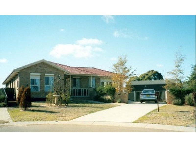 15 SAMUEL PL, Goulburn NSW 2580