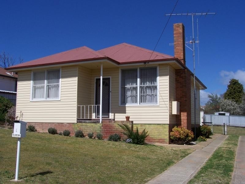 4 Churchill Street, Goulburn NSW 2580