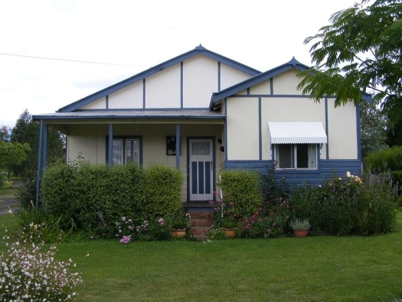 9 Church Street, Glen Innes NSW 2370