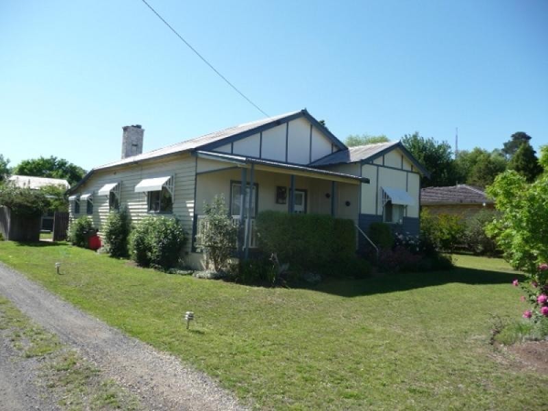 9 Church Street, Glen Innes NSW 2370
