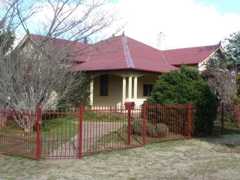 213 FERGUSON STREET, Glen Innes NSW 2370