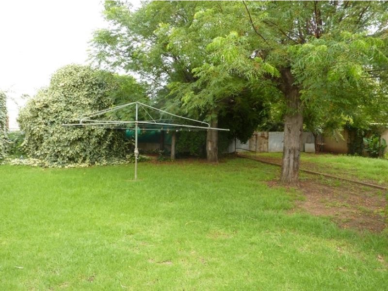 10 Bogan St, Nyngan NSW 2825