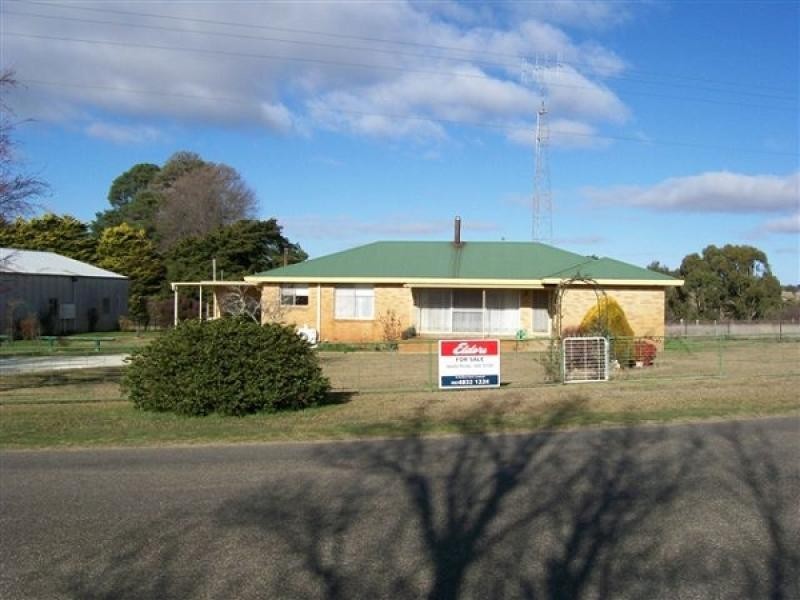 37 Crookwell Rd, Laggan NSW 2583