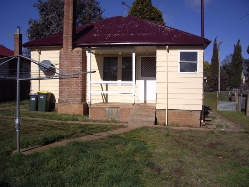 11 Roslyn Street, Crookwell NSW 2583