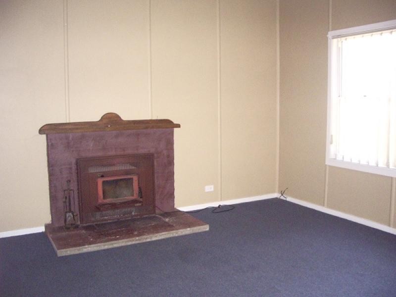 11 Roslyn Street, Crookwell NSW 2583