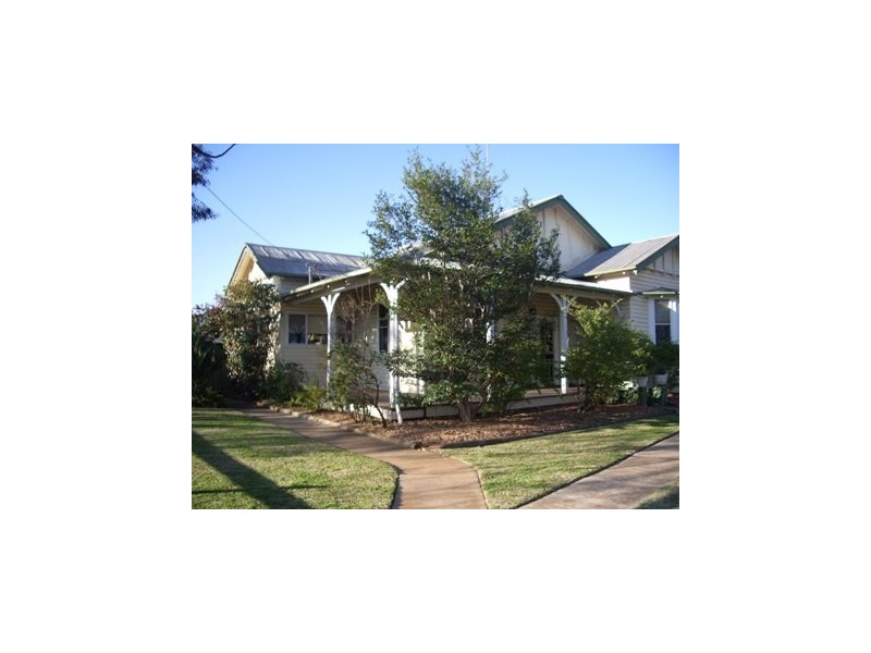 19 VICTORIA, Narrandera NSW 2700