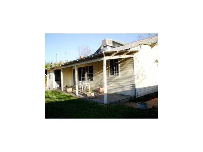 19 VICTORIA, Narrandera NSW 2700