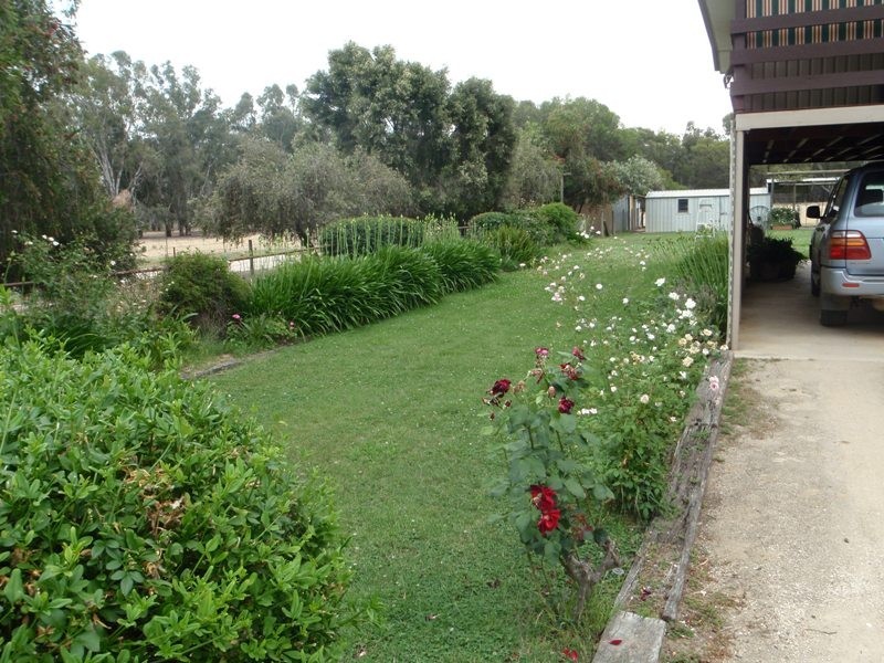 118 Boggy Creek Road, Deniliquin NSW 2710