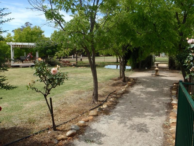 1 Walliston Road, Deniliquin NSW 2710