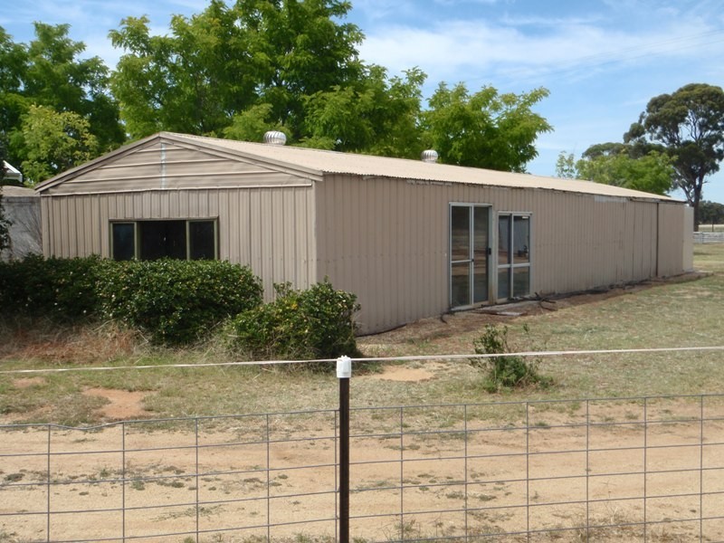 1 Walliston Road, Deniliquin NSW 2710