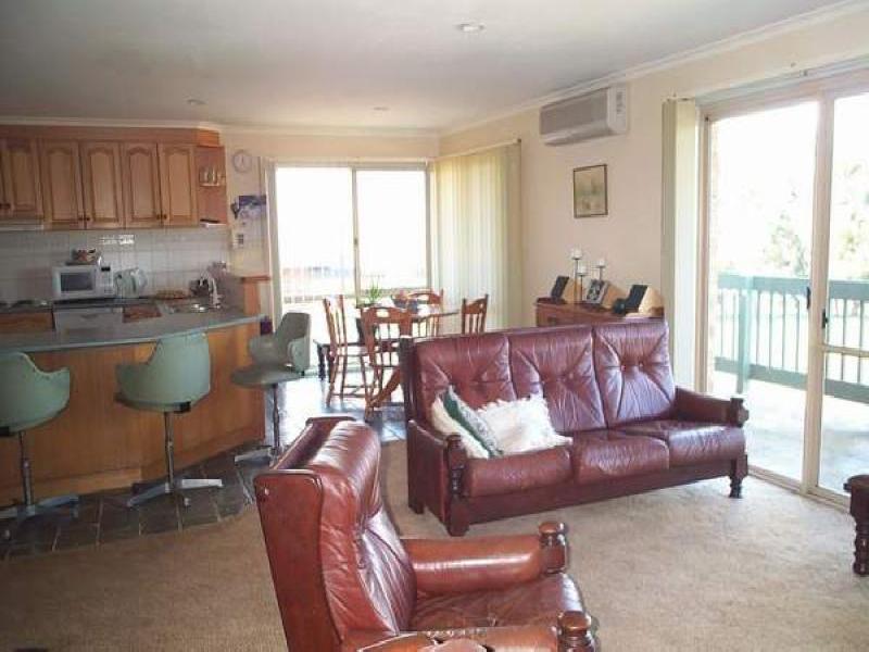 10 WARRALONG COURT, Leongatha VIC 3953