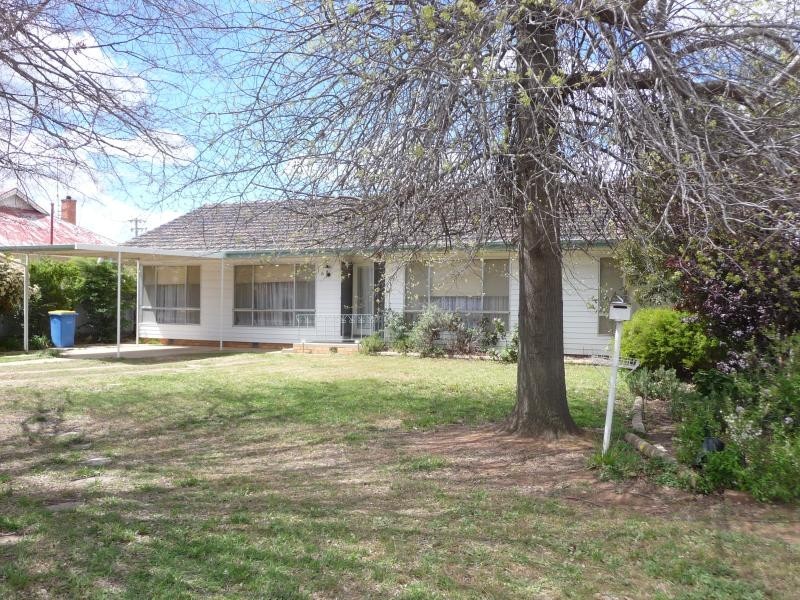 6 Tocumwal Street, Finley NSW 2713