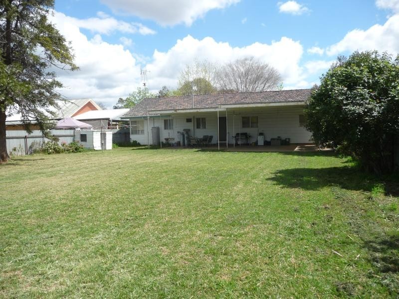 6 Tocumwal Street, Finley NSW 2713