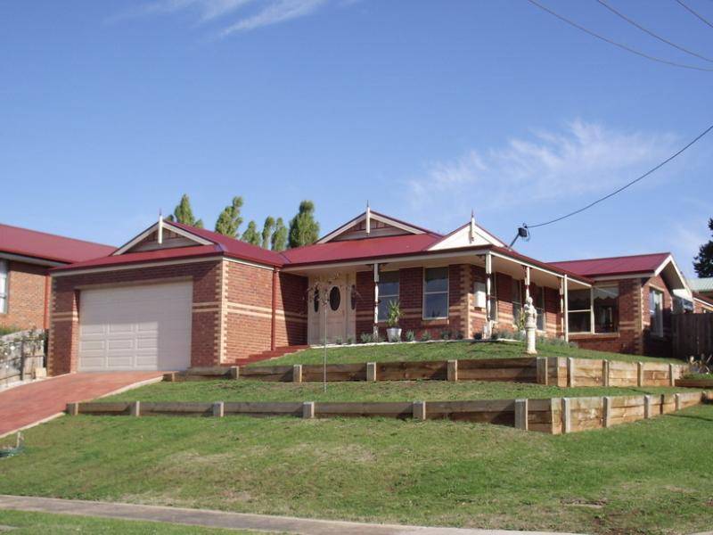 18 CHAMBERLAIN DRIVE, Leongatha VIC 3953