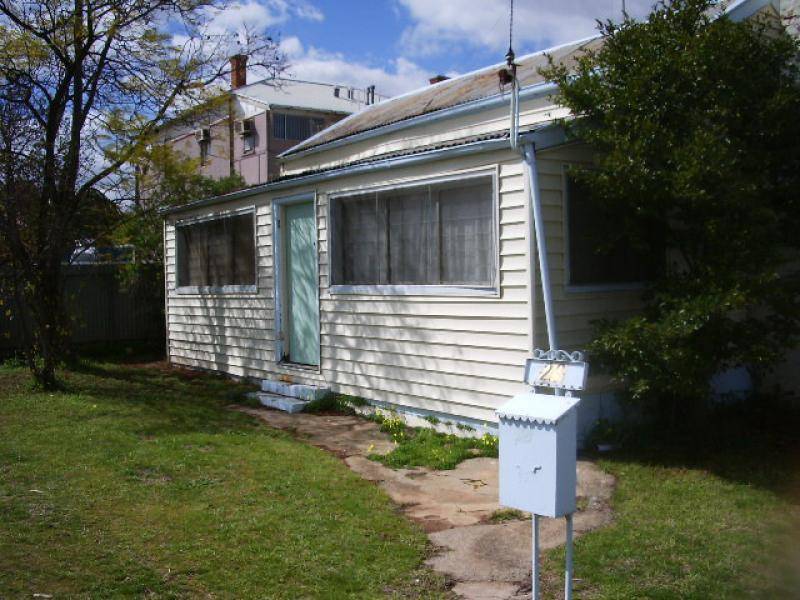 29 CHARLES STREET, Narrandera NSW 2700