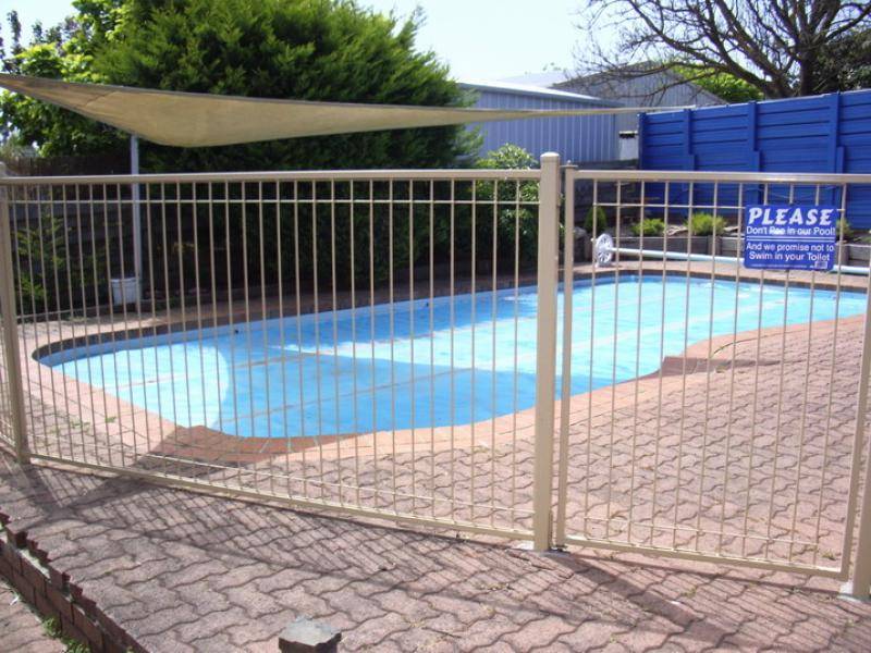 10 MILLICENT STREET, Leongatha VIC 3953