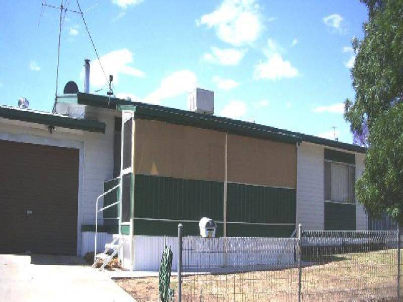 27 WATERMAIN STREET, Narrandera NSW 2700