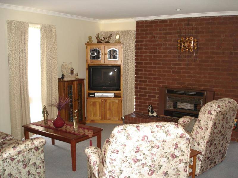 10 UNDERWOOD GROVE, Kyabram VIC 3620