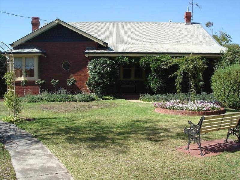 16 FISCHER STREET, Kyabram VIC 3620