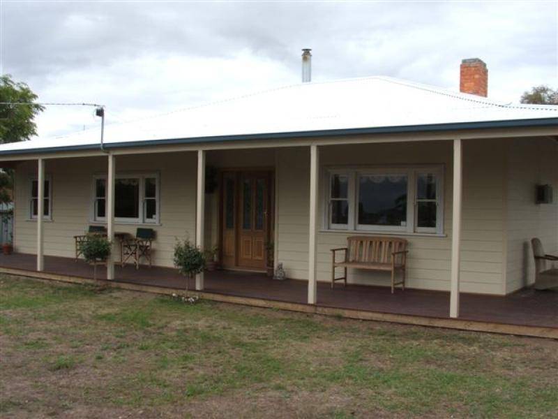 24 CLARK STREET, Heyfield VIC 3858