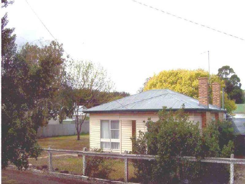 64 WEBSTER STREET, Mortlake VIC 3272