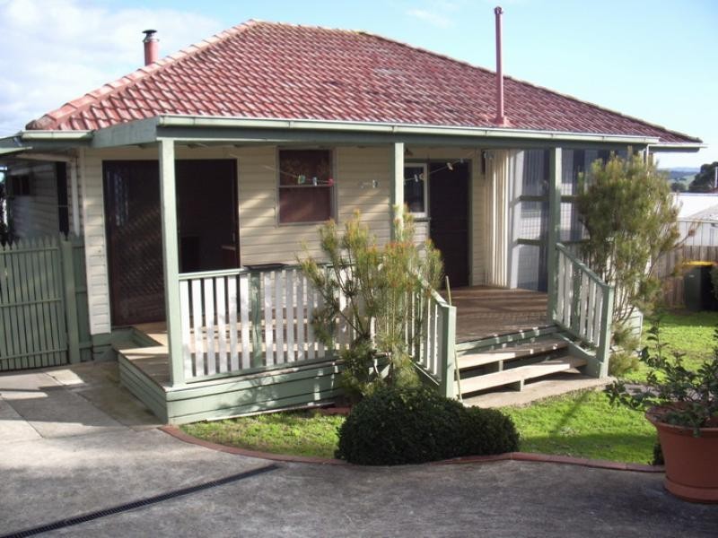 16 BYRNE STREET, Leongatha VIC 3953