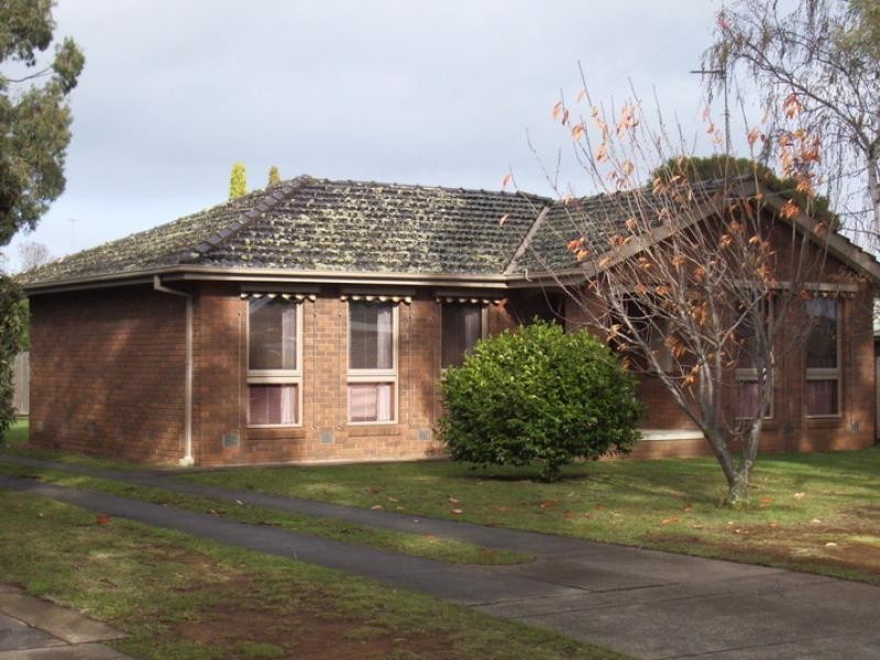 8 JOEL COURT, Leongatha VIC 3953