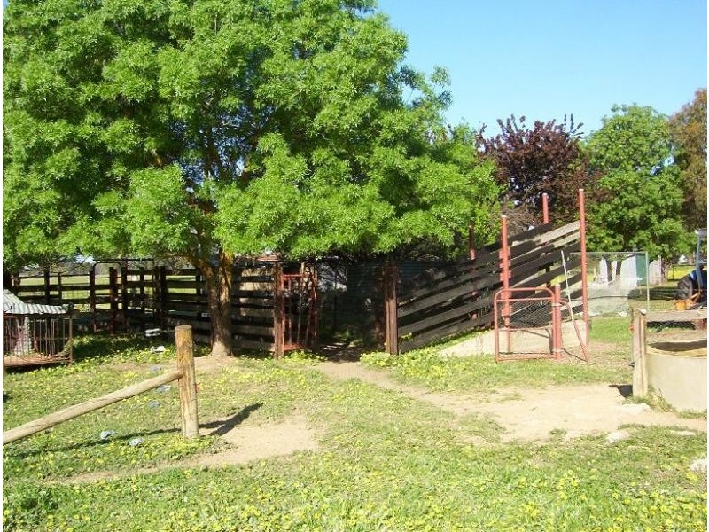 196 HUNTER ROAD, Benalla VIC 3672