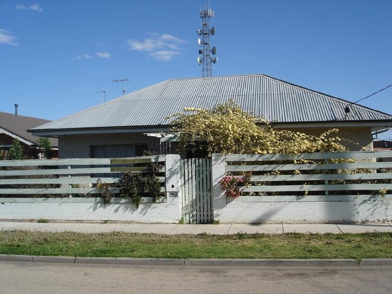 4 UNITT STREET, Kyabram VIC 3620