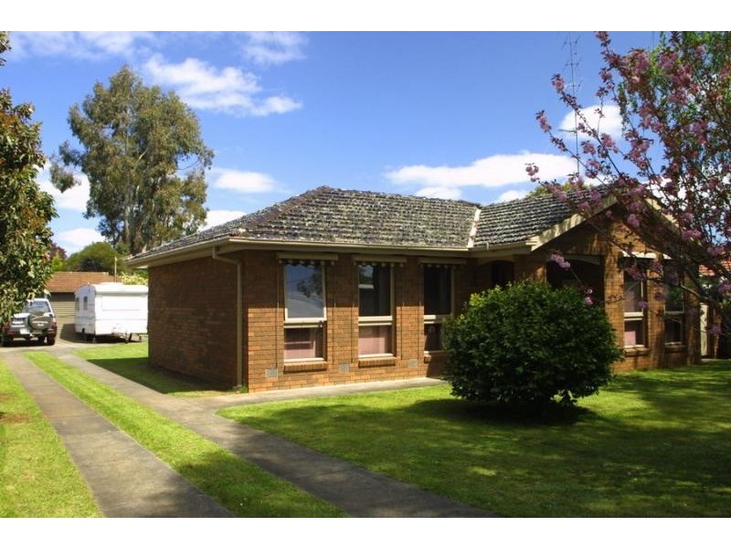 8 JOEL COURT, Leongatha VIC 3953
