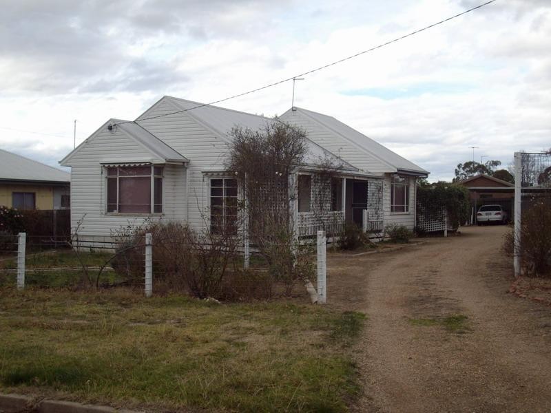 82 MCADAM ST, Maffra VIC 3860