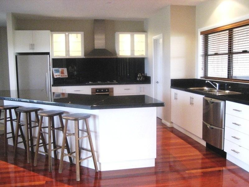 MODEL LANE, Port Fairy VIC 3284