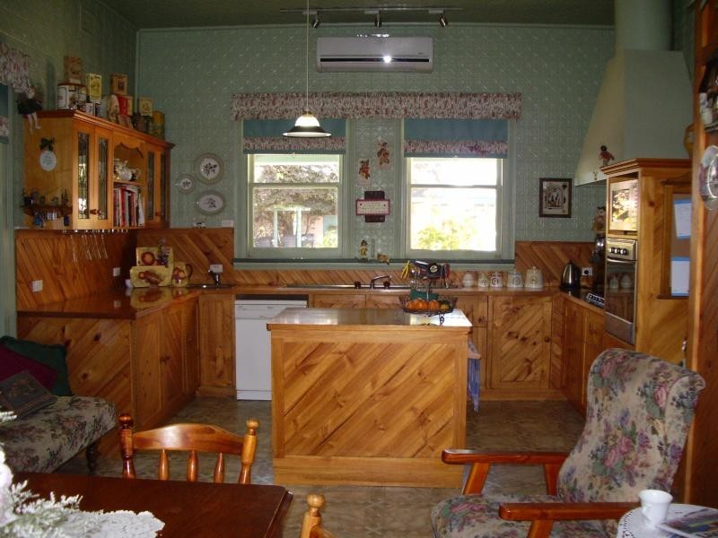 100 Commercial Road, Koroit VIC 3282