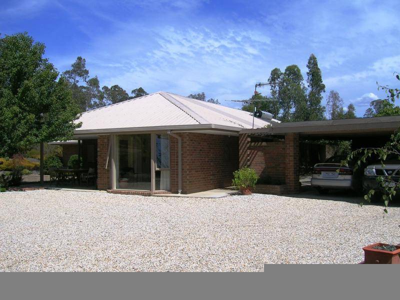 30 HALL’S FLAT ROAD, Alexandra VIC 3714